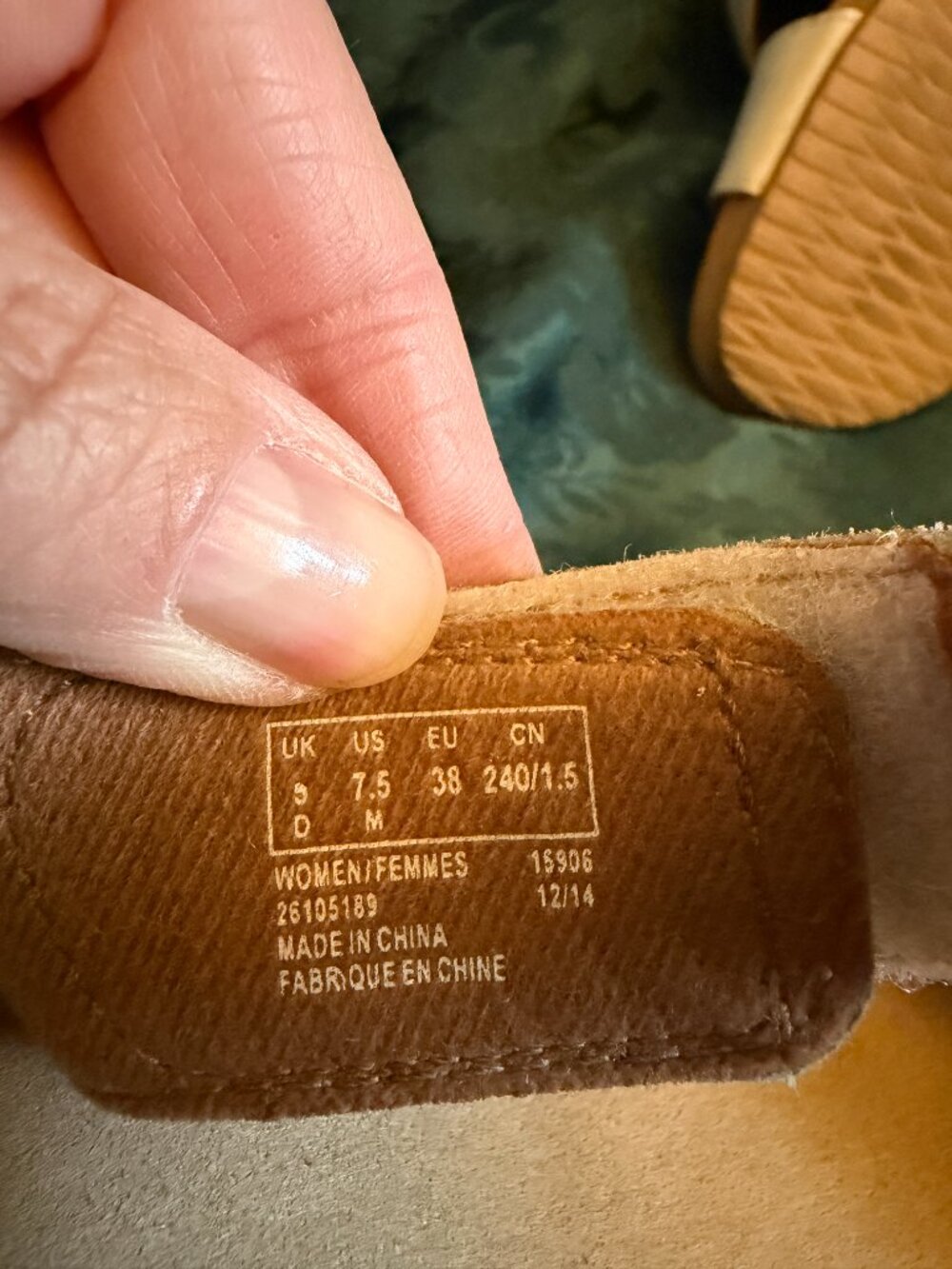 Clarks Collection Women's White Vegan Leather Adjustable Wedge Sandals Sz 7.5 - Picture 12 of 12